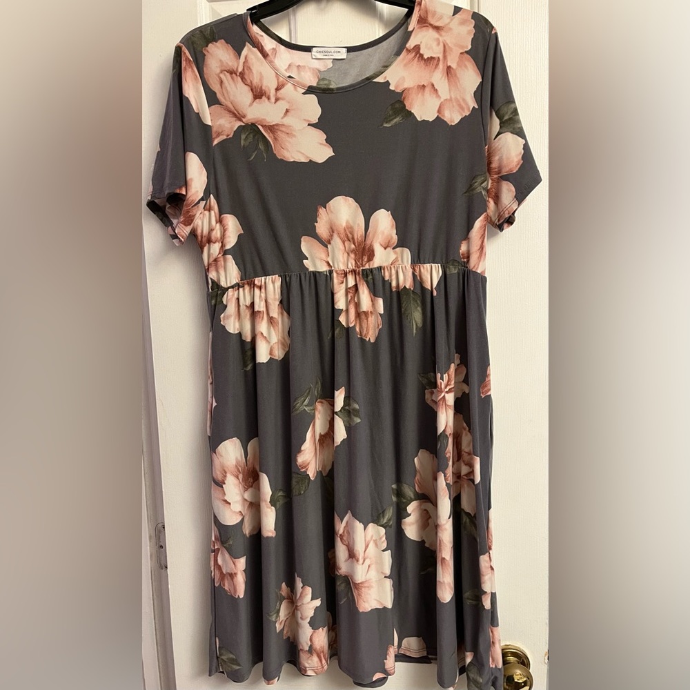 Wonderful chic soul dress! Perfect for summer! Very soft,comfortable and cute!